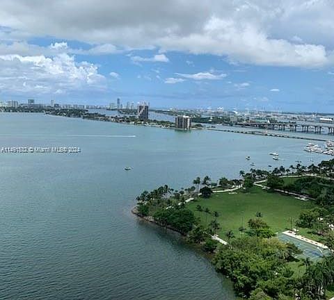5th image of 2020 N Bayshore Dr APT 2305