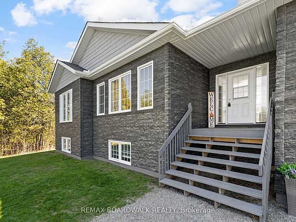 3rd image of 661 Pinery Rd