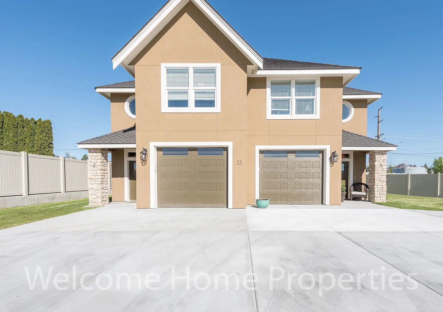22 NE Hadley Way — Photo 3