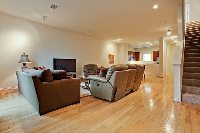 1st image of 4411 McKinney Ave APT 36