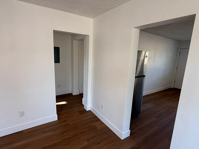 469 W 2nd St #7 — Photo 6