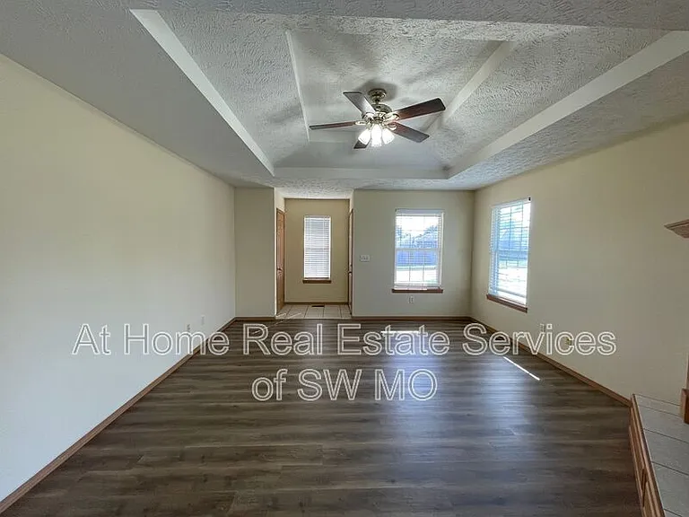 4351 S Farm Road 125 — Photo 4