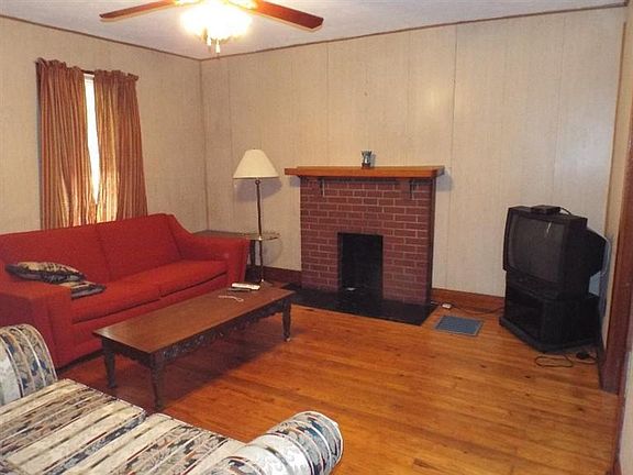 3rd image of 1001 Tracey Ln