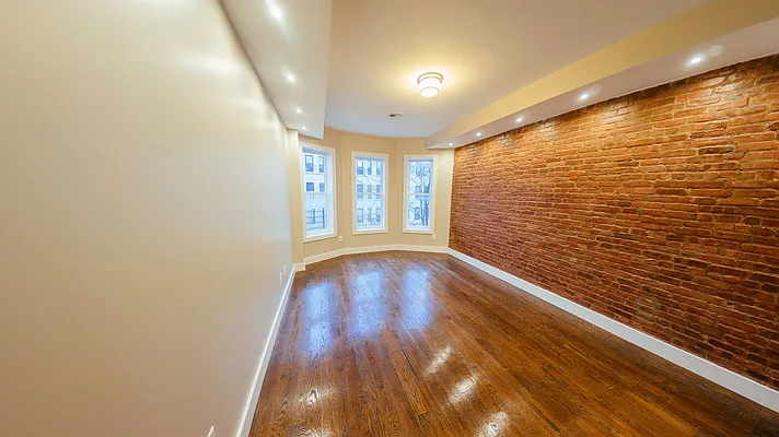 Rented by Miron Realty Group | media 44