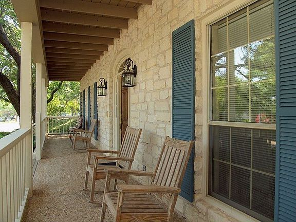 3rd image of 2937 Thousand Oaks Dr