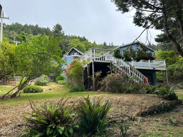 148 Cedar Ave, Yachats, OR 97498