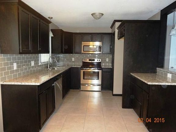 3rd image of 2812 Cedar Crest Dr
