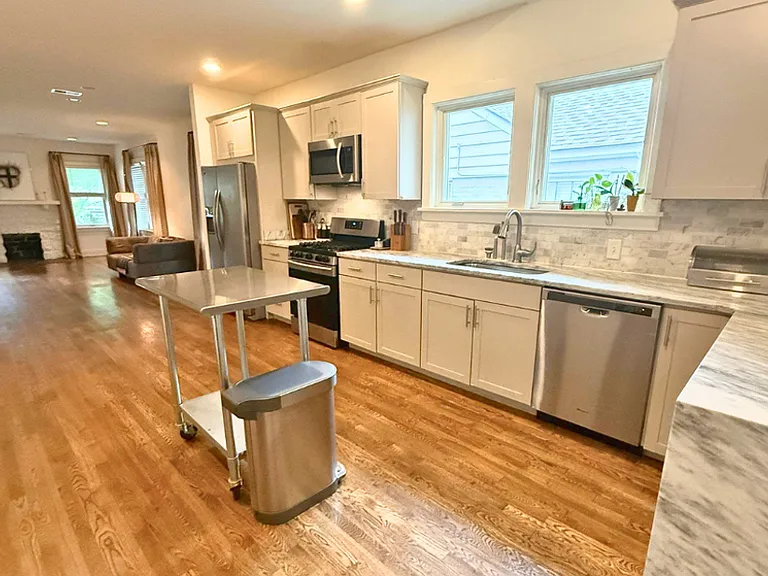 420 S Holmes St — Photo 12