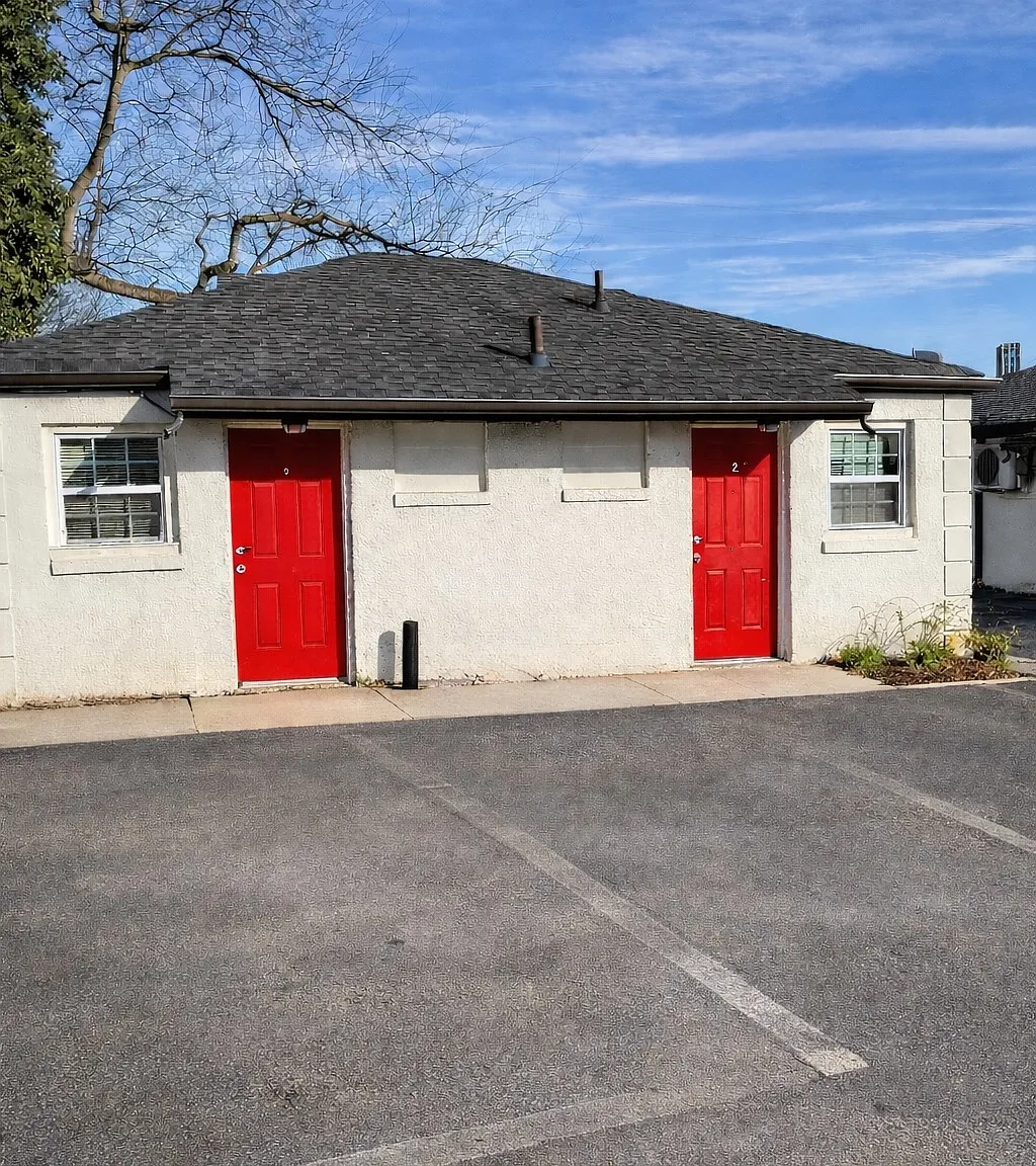 Studio, 600 sqft, $800 — Photo 3