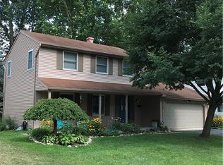 3730 Sylvan Wood Dr, Sylvania, OH 43560