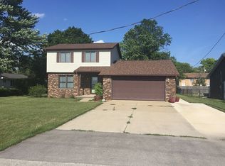 1009 N West St, Le Roy, IL 61752