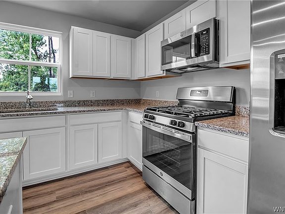 3rd image of 156 Winterbrook Dr