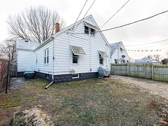 2nd image of 114 S Birchwood Ave