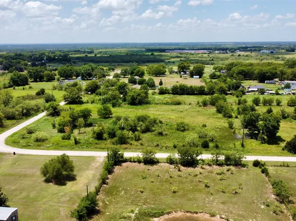 213 SE County Road 3072, Corsicana, TX 75109