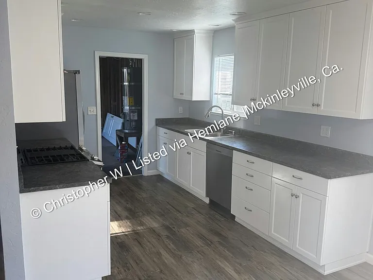 1229 Fernwood Dr — Photo 2