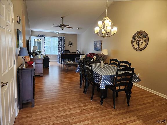 5th image of 1545 Harvest Dr W