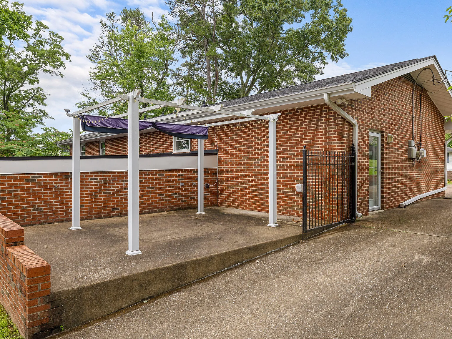 4 bed, 4.0 bath, 3000 sqft, $2,900 — Photo 4