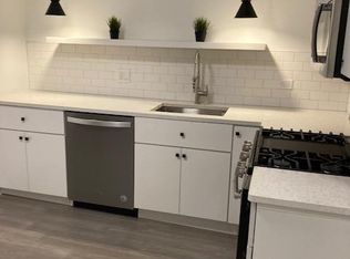 2842 N Sacramento Ave #B, Chicago, IL 60618