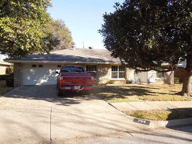 1st image of 704 Bedford Ct W