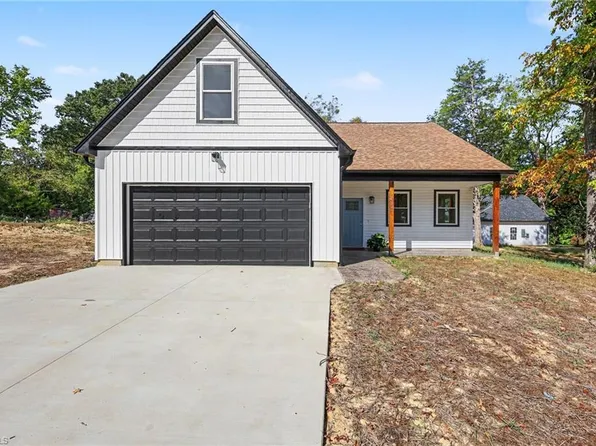 176 Old Fisher Ferry Rd, Thomasville, NC 27360