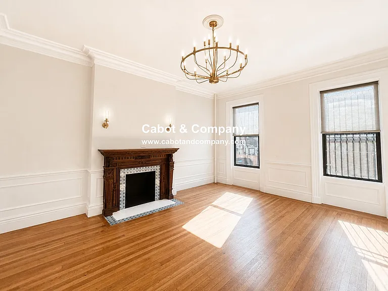 231 Beacon St #1R — Photo 2