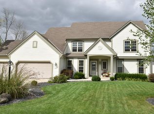 13850 W Foxwood Dr, New Berlin, WI 53151