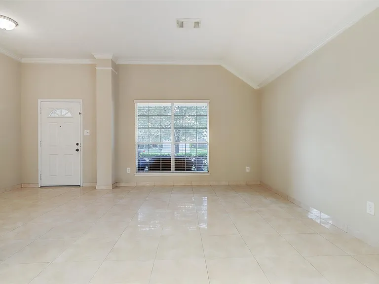 19103 Golden Heath Ln — Photo 3