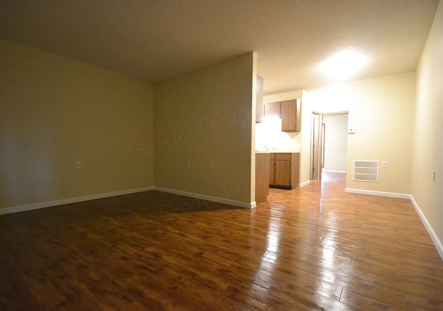 Perry Apartments — Photo 3