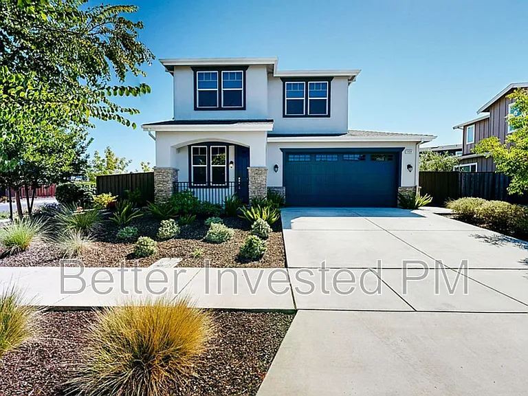 1404 Dogwood Dr — Photo 1