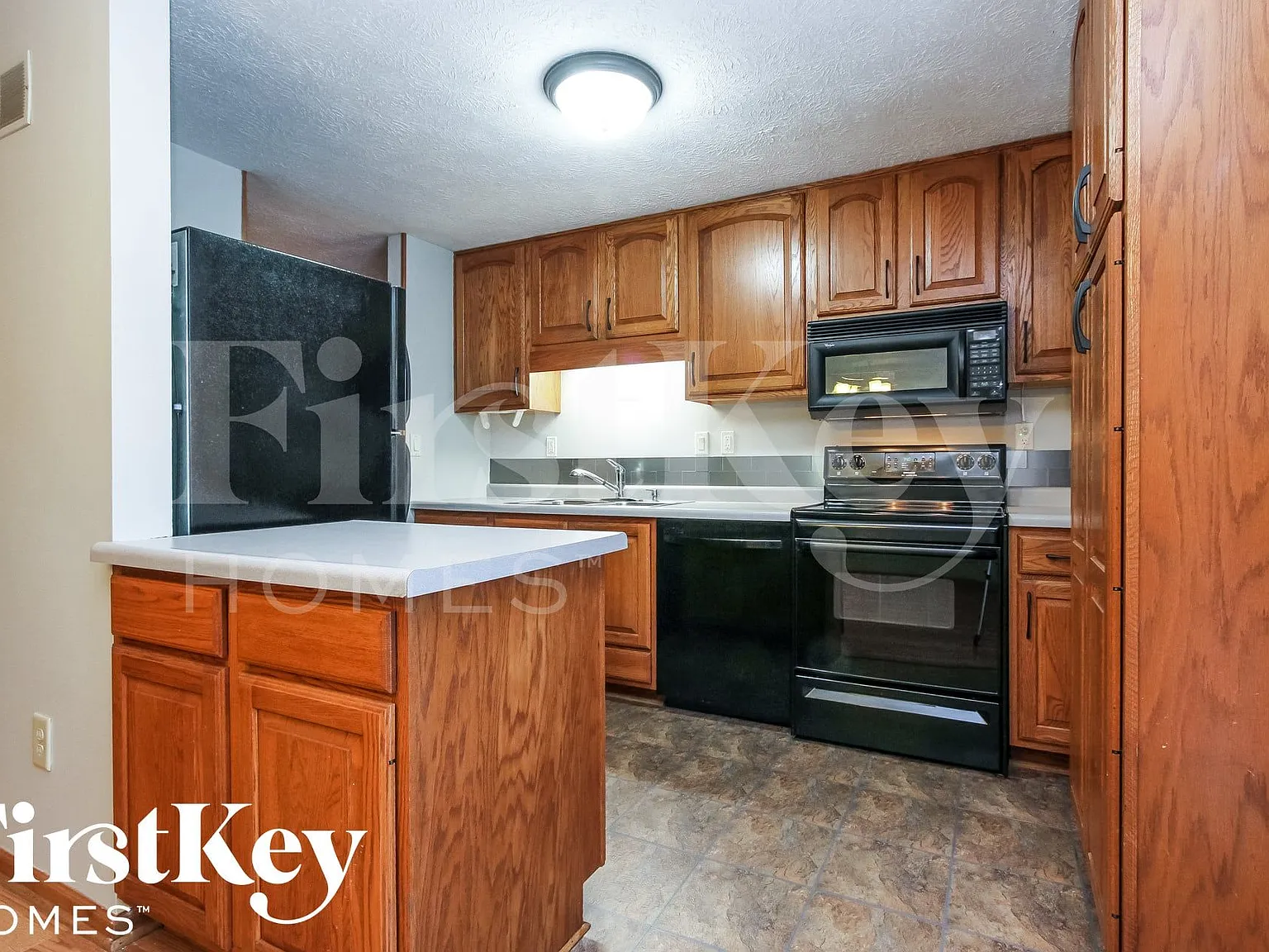 3 bed, 1.5 bath, 1534 sqft, $1,960 — Photo 4