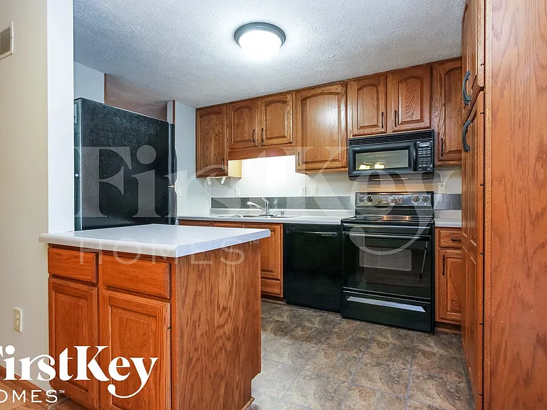 6702 Revere Ln — Photo 4