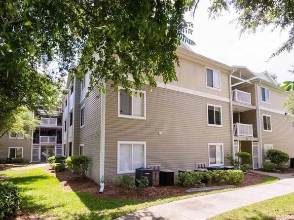 Prime University Of Florida Location- Room W/H Private Bathroom