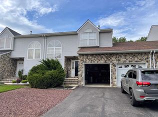 50 Skylark Ct, Marlboro, NJ 07746