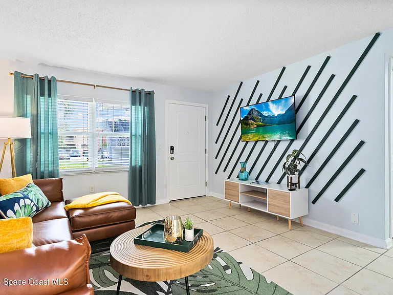 1031 Park Dr #4 — Photo 5