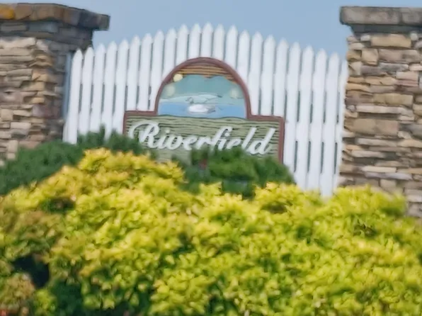 19 Greenhouse Rd, Glade Hill, VA 24092