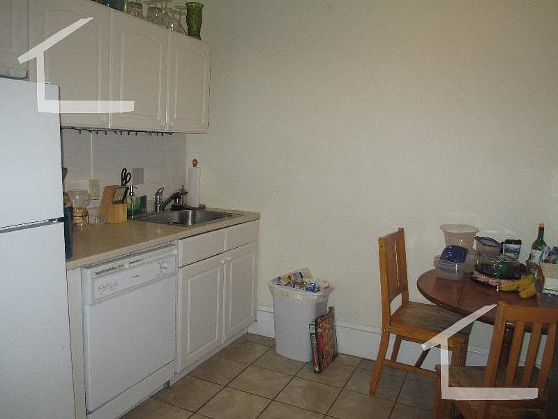 1st image of 74 Egmont St #8
