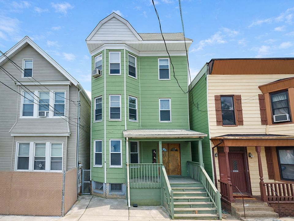 1st image of 30 Dassing Ave Floor 1