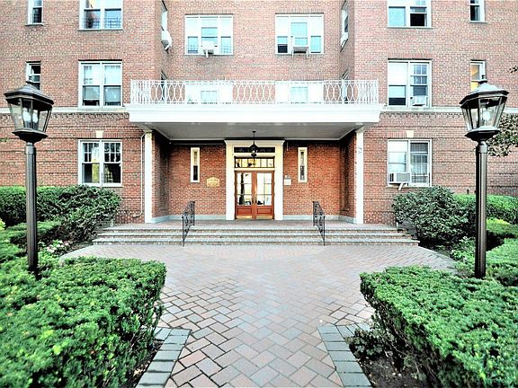 2nd image of 68-37 108th St Unit 3G