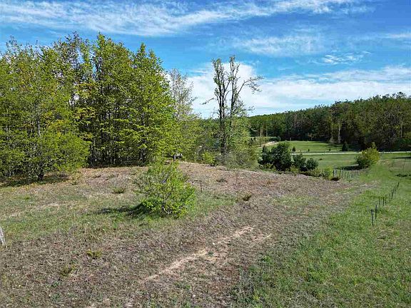 5th image of 2449 Erickson Rd