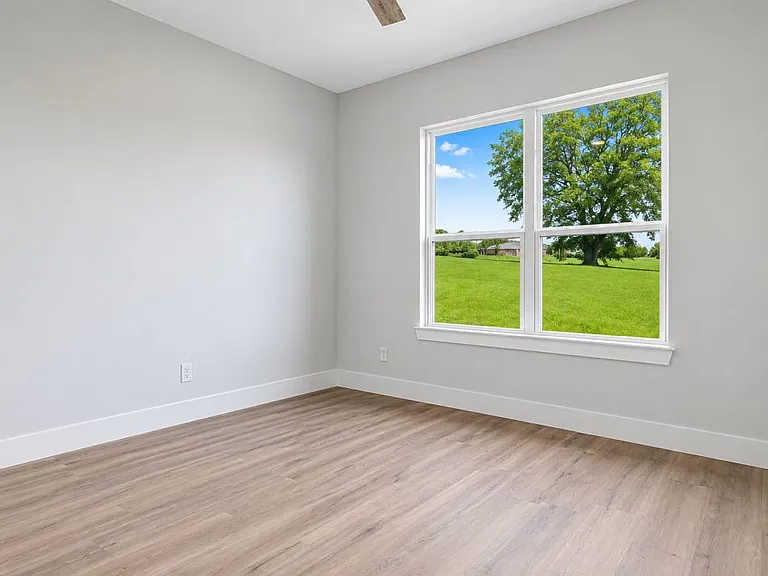 223 Vaughn Ln — Photo 26