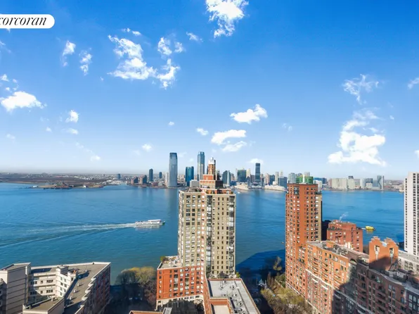 200 Rector Place image 13 of 26