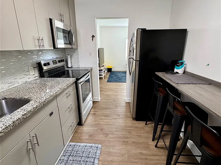 1215 NE 109th St #1215 — Photo 19