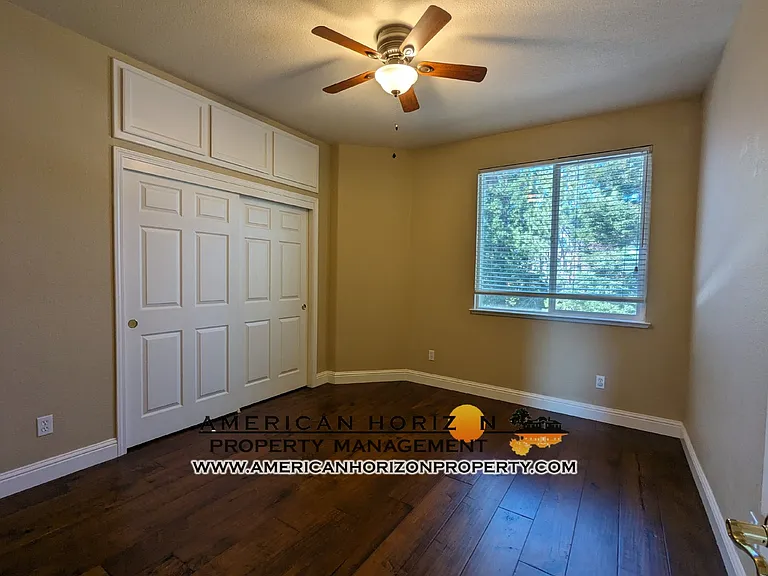 425 Crescent Dr — Photo 12