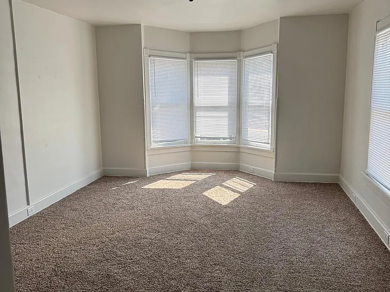 302 E Market St #2 — Photo 4