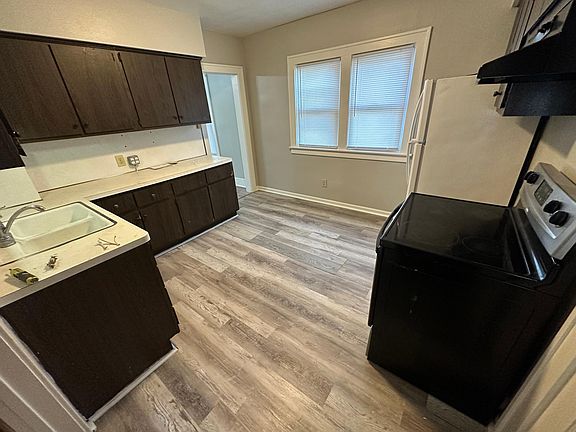 5th image of 13853 Robertson St APT 1