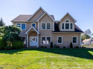 35 Mandeville Ave, Pequannock, NJ 07440