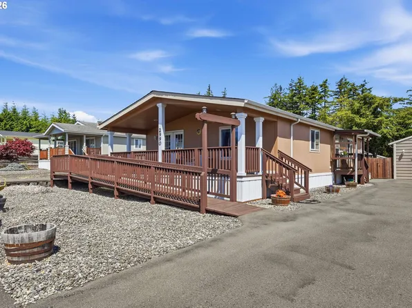 2990 Knott Ter, Coos Bay, OR 97420