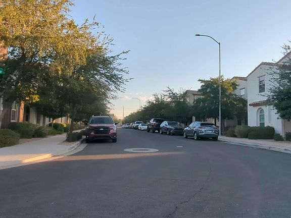 4th image of 262 N 69th Pl
