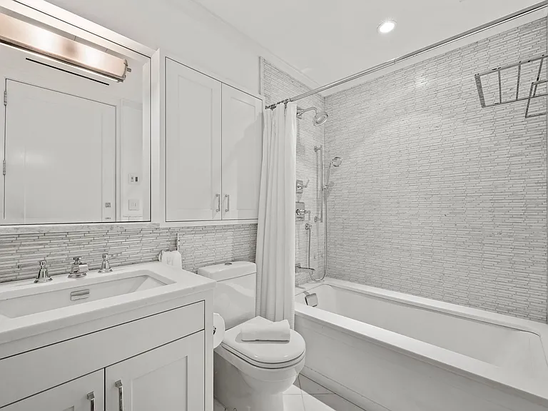 61 5th Ave #2 — Photo 47