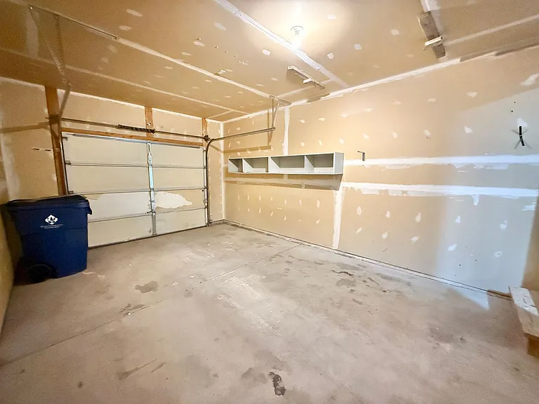 636 E Clarion Dr #B — Photo 17
